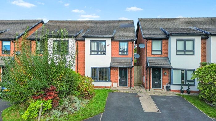 3 Bedroom Semi Detached House For Sale In Victoria Avenue, St. Helens, WA11
