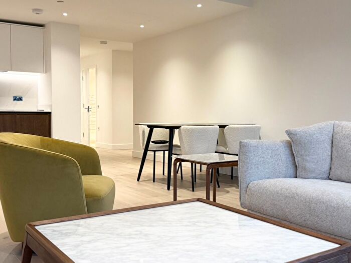 2 Bedroom Flat To Rent In Postal Way, London, WC1X