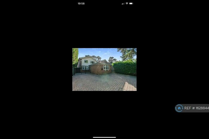 5 Bedroom Detached House To Rent In West Hill Road, Hoddesdon, EN11