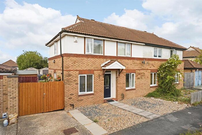 3 Bedroom Semi-Detached House For Sale In Corn Hill, Two Mile Ash, Milton Keynes, MK8