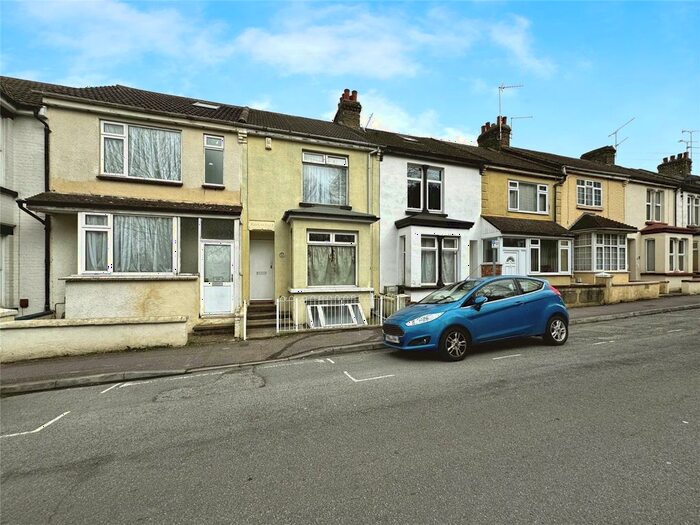 3 Bedroom Terraced House To Rent In Rosebery Road, Gillingham, Kent, ME7
