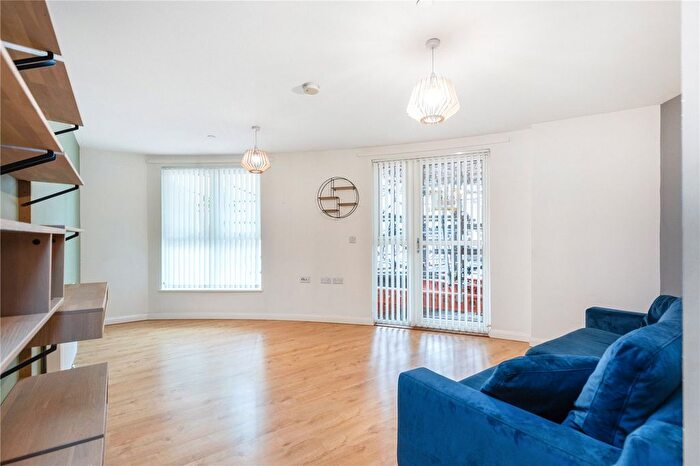 2 Bedroom Flat To Rent In Queensland Road, London, N7