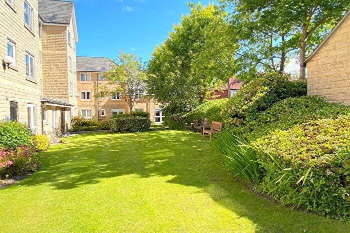 2 Bedroom Flat For Sale In East Parade, Harrogate, HG1