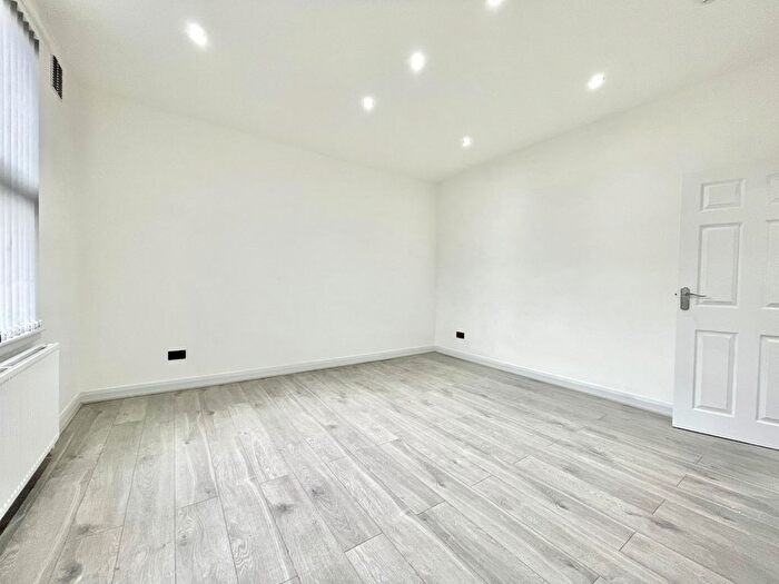 1 Bedroom Terraced House To Rent In Colwyn Mount, Leeds, LS11