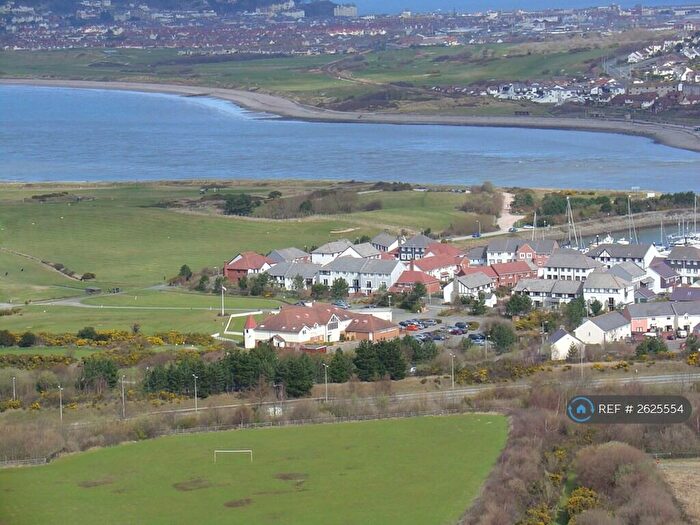 3 Bedroom Flat To Rent In Morlais, Conwy, LL32