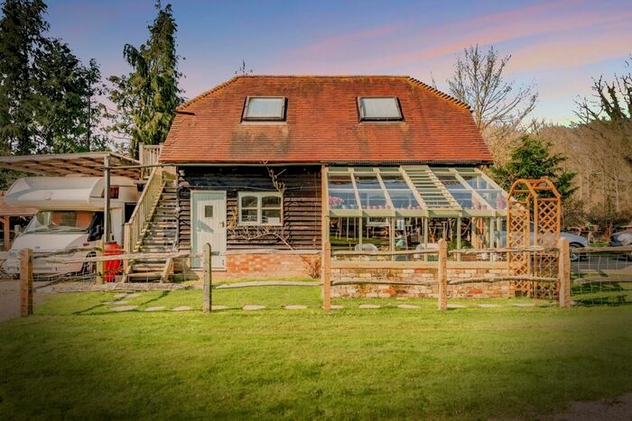 1 Bedroom Detached House To Rent In Brooks Green, Horsham, RH13