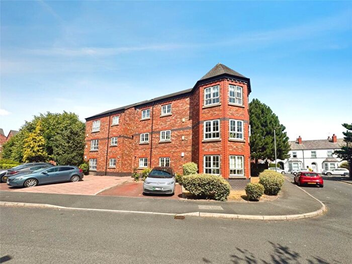 2 Bedroom Flat For Sale In Thomas Brassey Close, Chester, Cheshire, CH2