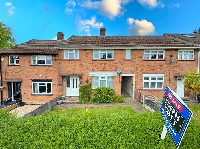 4 Bedroom Terraced House For Sale In Ramillies Road, London, NW7