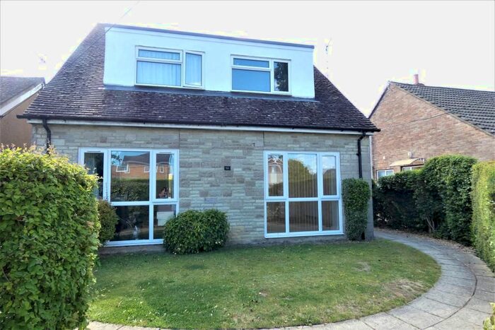 1 Bedroom Studio To Rent In A Black Bourton Road, Carterton, Oxon, OX18