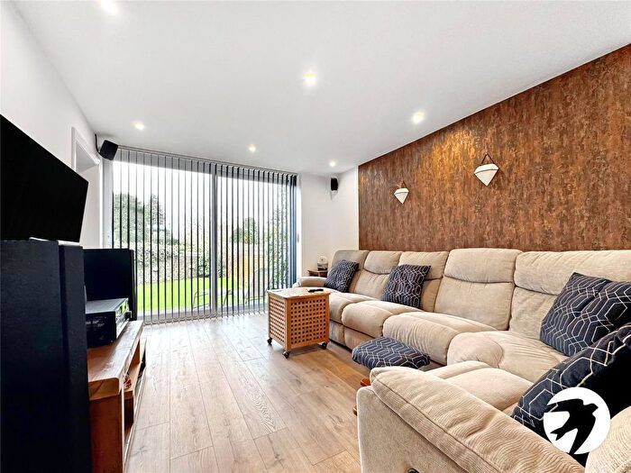3 Bedroom Bungalow For Sale In Longfield Place, Maidstone, Kent, ME15