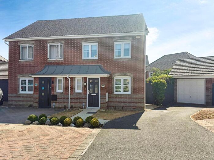 2 Bedroom Semi Detached House For Sale In Wiltshire Crescent, Basingstoke, Hampshire, RG22