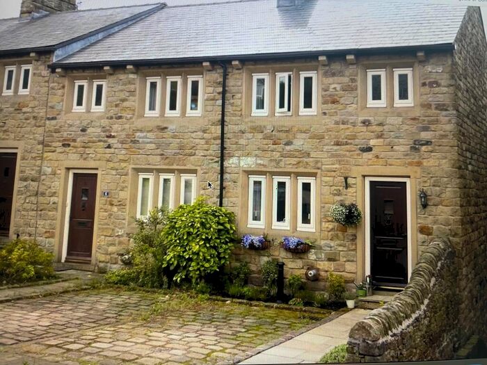 3 Bedroom Terraced House To Rent In Highstones Gardens, Hope Street, Glossop, Derbyshire, SK13