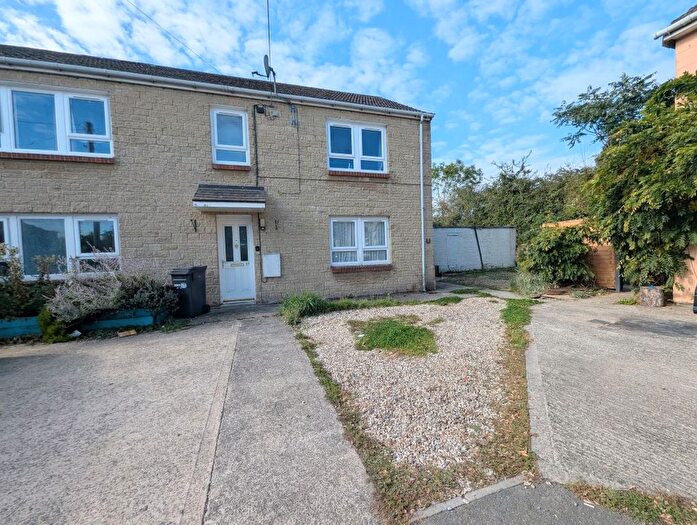 2 Bedroom Flat For Sale In Thurlocks Tintinhull, Yeovil, Somerset, BA22