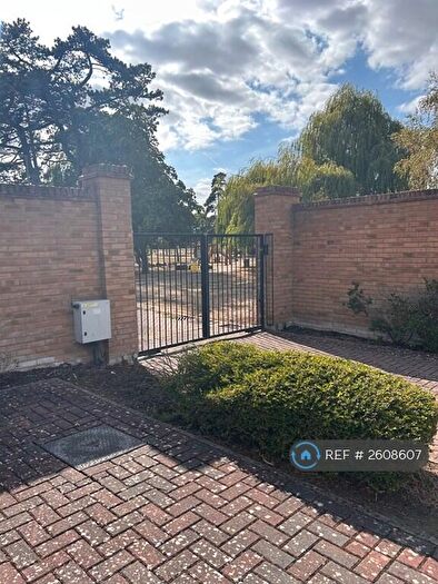 2 Bedroom Flat To Rent In Barland Way, Aylesbury, HP18