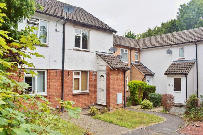 2 Bedroom End Of Terrace House To Rent In Torridge Gardens, West End, SO18