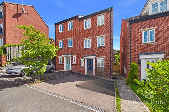 4 Bedroom Terraced House For Sale In East Street, Doe Lea, Chesterfield, Derbyshire, S44