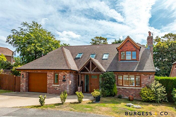 3 Bedroom Chalet For Sale In Foxley Drive, Little Common, TN39