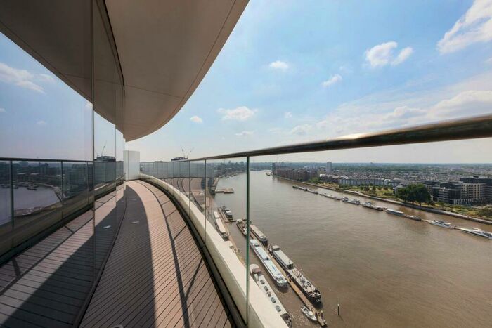 2 Bedroom Flat To Rent In Lombard Wharf, Battersea, London, SW11
