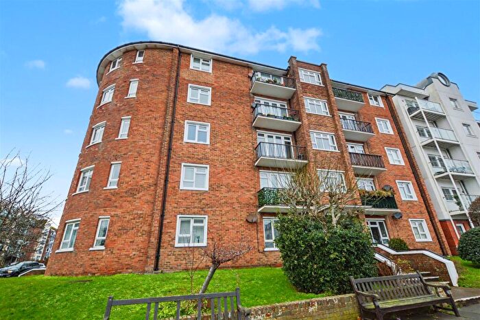 2 Bedroom Flat To Rent In Upperton Road, Eastbourne, BN21