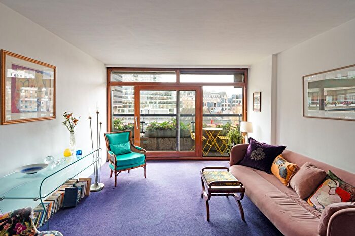 2 Bedroom Flat For Sale In Thomas More House Iv, Barbican, London, EC2Y