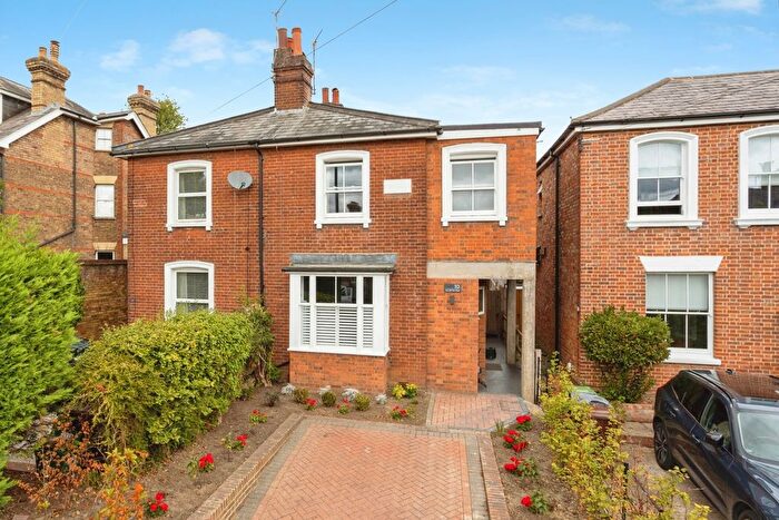 3 Bedroom Semi Detached House For Sale In Dry Hill Park Road, Tonbridge, Kent, TN10