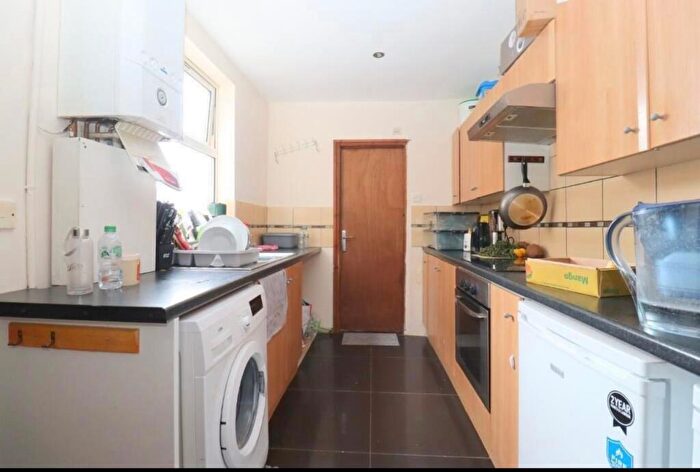 1 Bedroom Flat To Rent In Malvern Road, LU1
