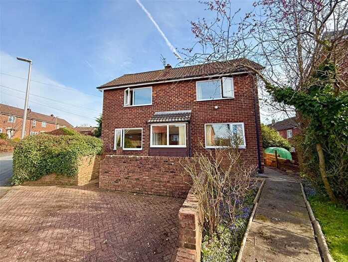 3 Bedroom Detached House For Sale In Greystoke Road, Macclesfield, SK10