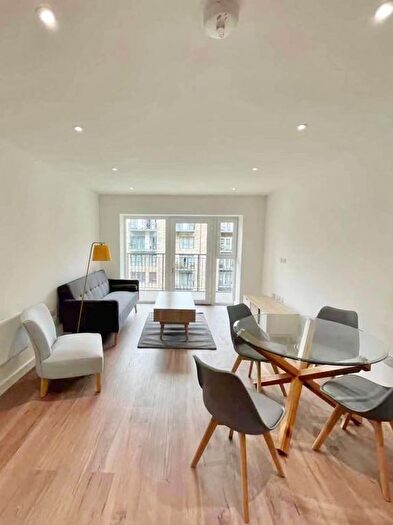 1 Bedroom Flat To Rent In Beaufort Square, London, NW9