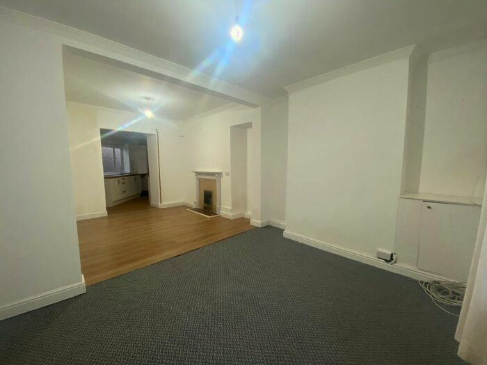 3 Bedroom Terraced House To Rent In Llangyfelach Street, Swansea, SA1