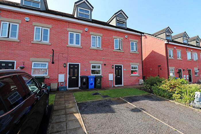 3 Bedroom Town House For Sale In Harper Rise, Denaby Doncaster, DN12