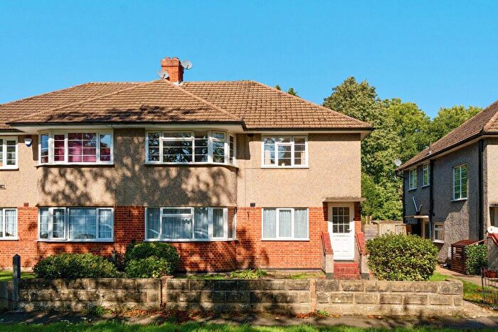 2 Bedroom Flat For Sale In Wickham Road, Shirley, Croydon, CR0