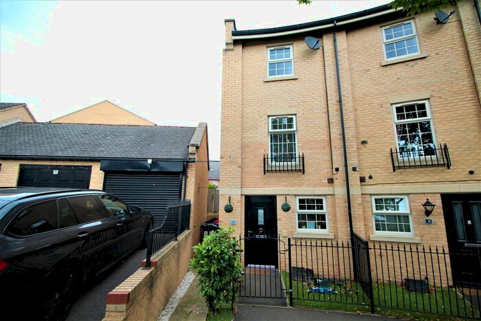 4 Bedroom Town House To Rent In Orchard Mews, Bolton-Upon-Dearne, Rotherham, S63