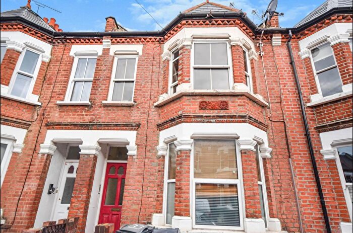 1 Bedroom Flat To Rent In Mafeking Avenue, Brentford, TW8