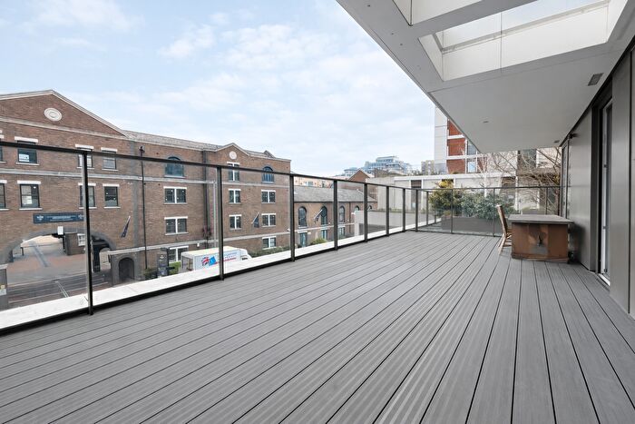 2 Bedroom Flat For Sale In Battersea, London, SW11