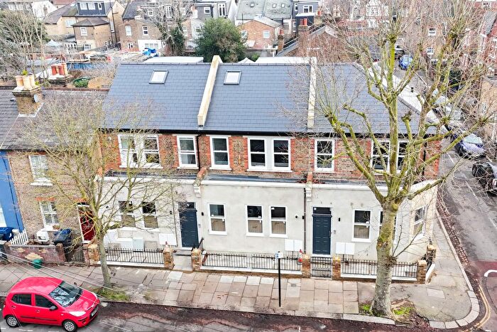 1 Bedroom Flat To Rent In Grosvenor Road, Ealing, London, W7