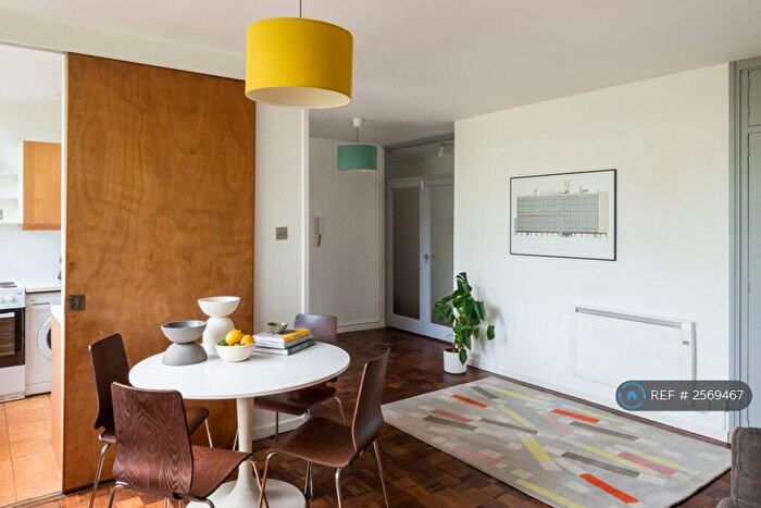 1 Bedroom Flat To Rent In Romney Court, London, NW3