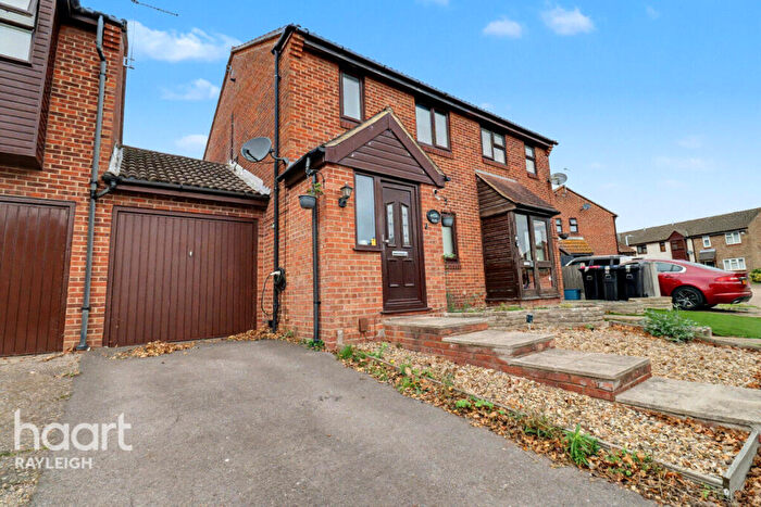 3 Bedroom Semi-Detached House For Sale In The Bentleys, Southend-on-Sea, SS2