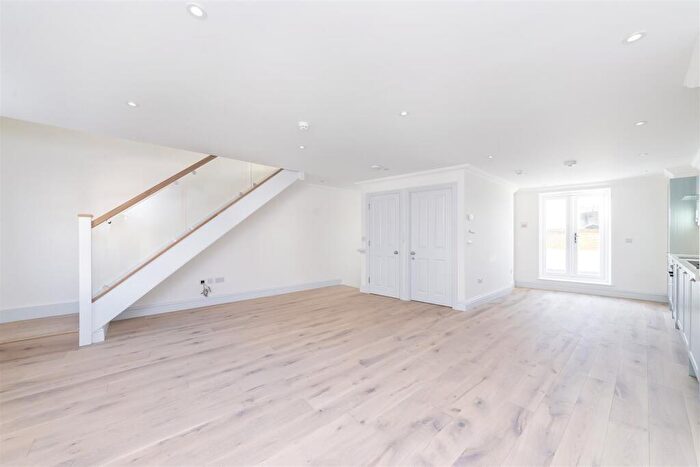 1 Bedroom Flat To Rent In Barnes High Street, London, SW13