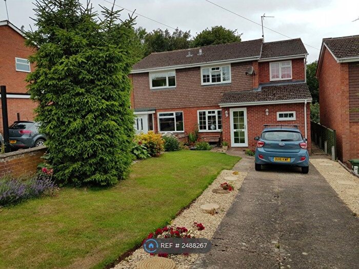 4 Bedroom Semi-Detached House To Rent In St. Marks Close, Worcester, WR5