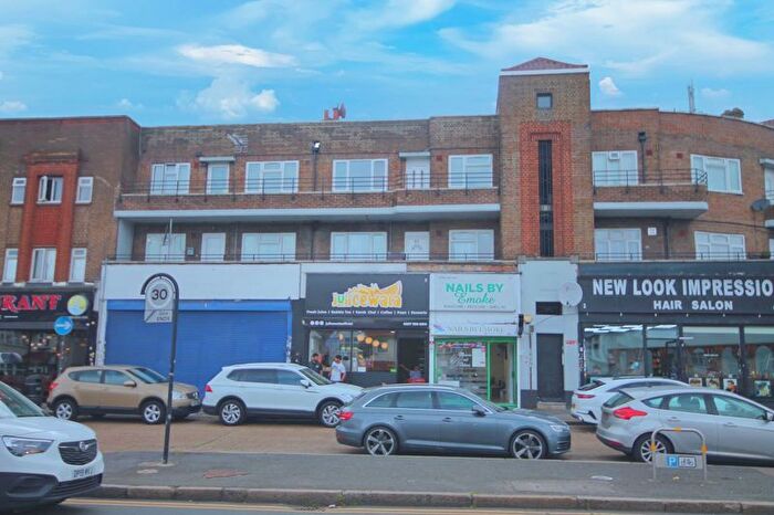 2 Bedroom Flat To Rent In Queensbury Circle Parade, Harrow, HA3