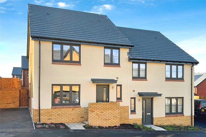 4 Bedroom Semi-Detached House For Sale In Leighton Park Road, Westbury Leigh, BA13