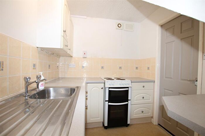 1 Bedroom Maisonette To Rent In Westcliffe Road, Cleckheaton, BD19