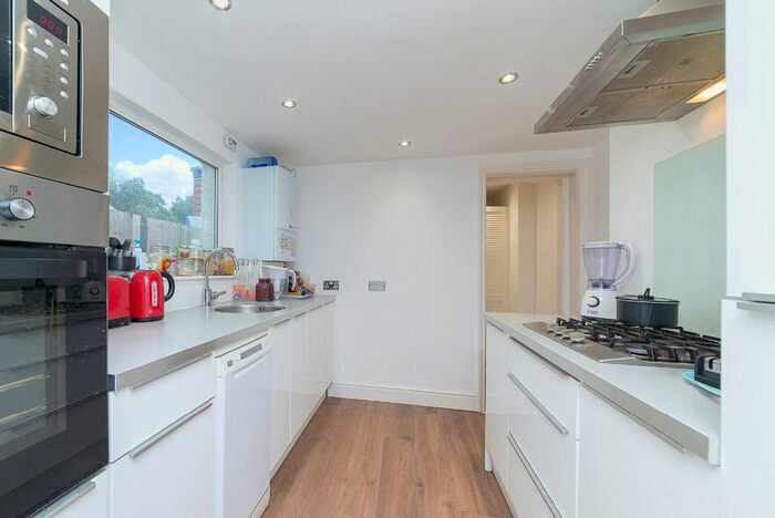 3 Bedroom Terraced House To Rent In Howley Road, Croydon, CR0