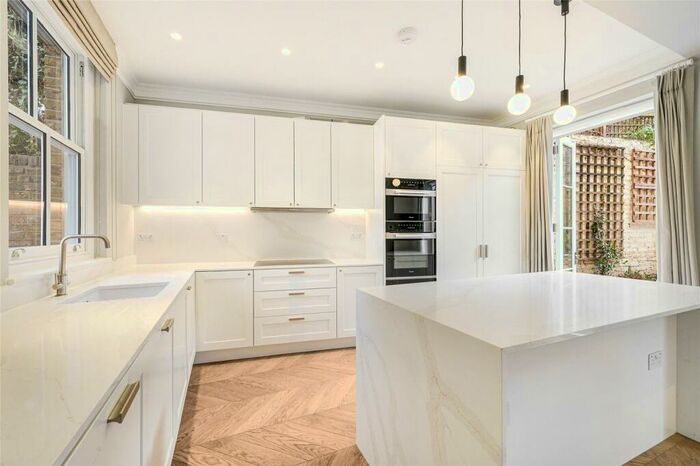 5 Bedroom Semi-Detached House To Rent In Acacia Place, St. John's Wood, London, NW8