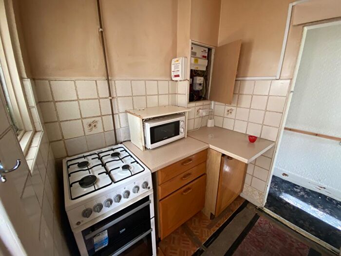3 Bedroom Terraced House For Sale In Clarendon Road, West Green, London, N15