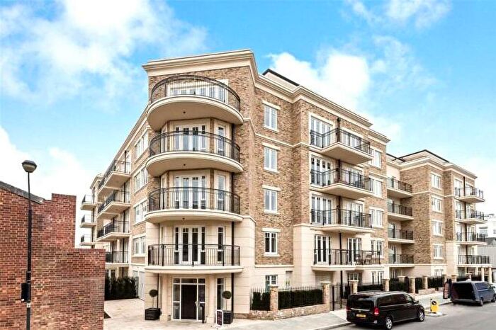 1 Bedroom Flat To Rent In Higham House West, Carnwath Road, London, SW6