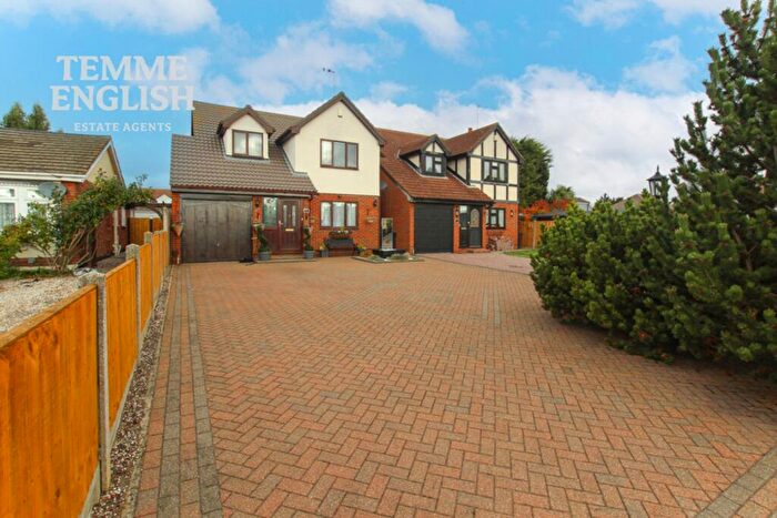 4 Bedroom Detached House For Sale In Downham Road, Wickford, SS11