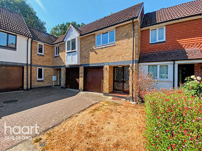 2 Bedroom Maisonette For Sale In Friary Court, Woking, GU21