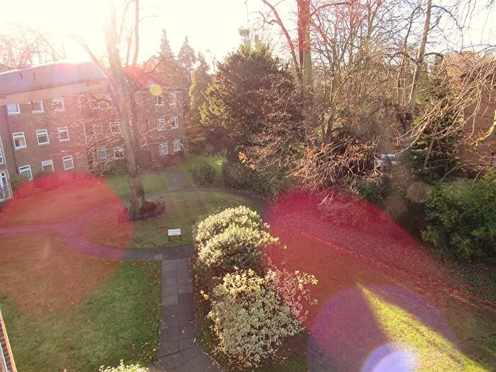 2 Bedroom Flat To Rent In Addiscombe Road, Croydon, CR0