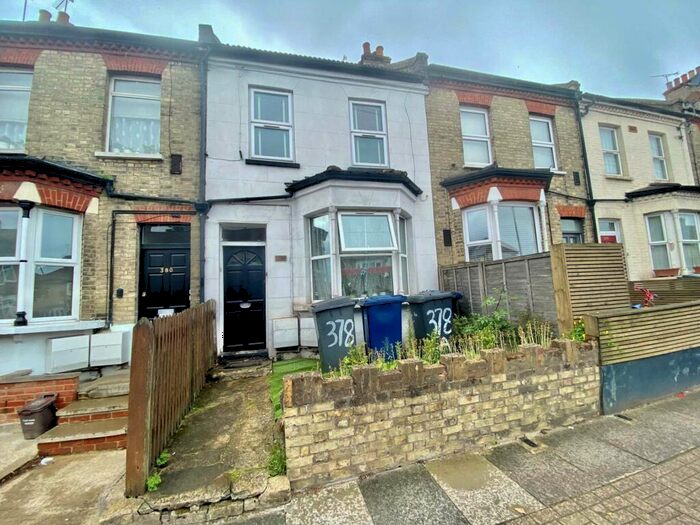 2 Bedroom Flat To Rent In Oakleigh Road North, Whetstone, London, N20